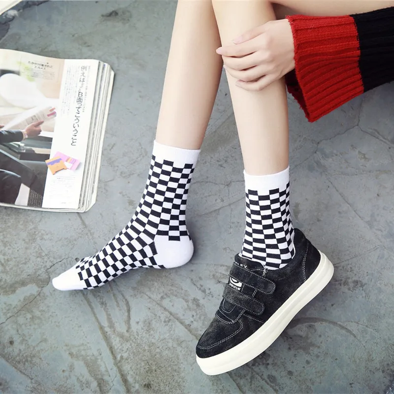 

Plaid Women Checkerboard Socks Korea Funky Harajuku Trend Geometric Checkered Socks Men Hip Hop Unisex Streetwear Novelty Socks