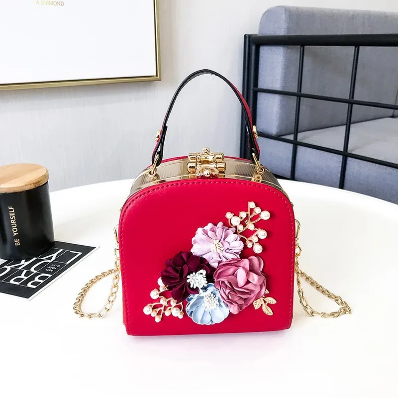 Metal Clip Small Square Bag New Fashion Dinner Flower Shoulder Diagonal Handbag Bags Shoulder Bags 822