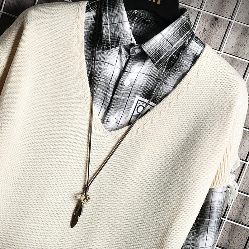 Autumn Sweater Vest Men Fashion Solid Color Casual V-neck Knit Sweter Vest Men Streetwear Loose Hole Pullover Man Clothes M-3XL