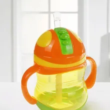 На здоровье ребенка красочные чашки с соломинкой ребенка питьевой чашки с ручкой герметичная детская тренировочная чашка Rk8110