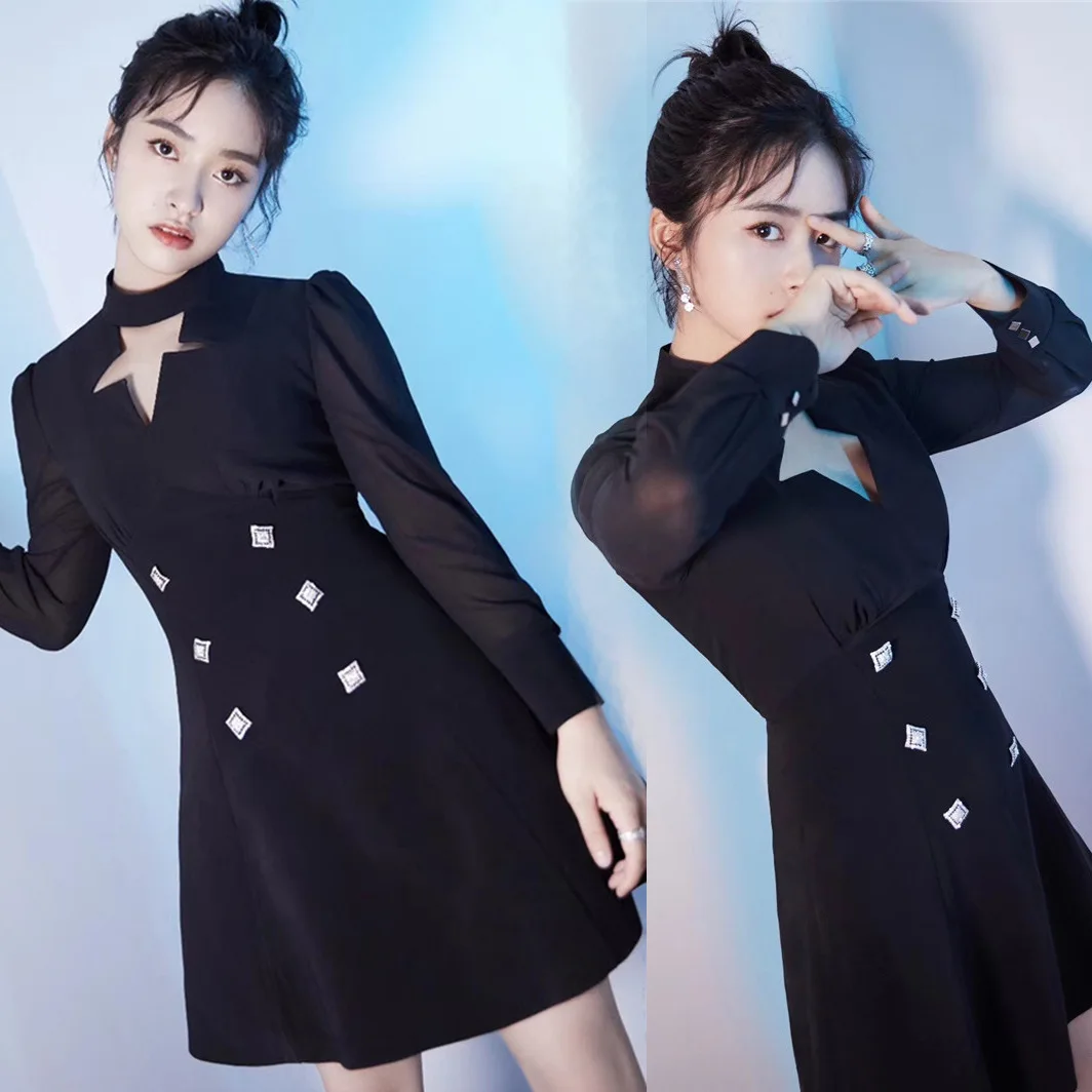 Early Autumn Shen Yue Star Celebrity Style Hollow out Star Retro French Non-mainstream Black And White with Pattern Diamond