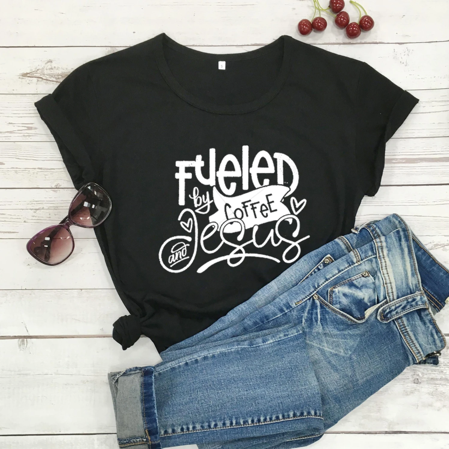 Питаемый кофе и Иисус новый тренд Графический лозунг Цитата Женская мода хлопок