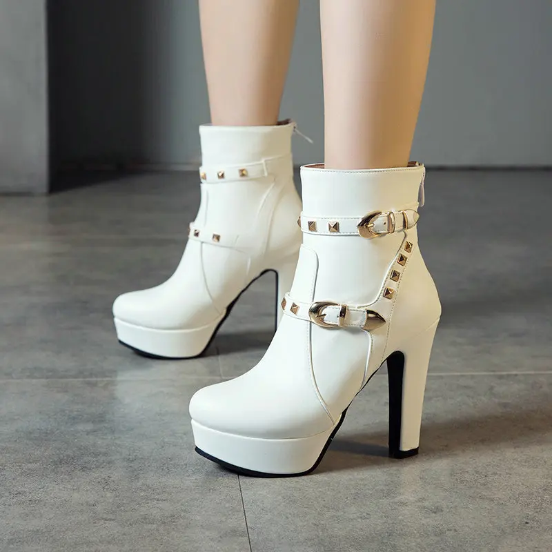 

Winter New Big Size Short Boots Shoes Woman Mujer Fashion Ankle Boots Sexy High Heels Metal Rivet Buckle Women Shoes 2020