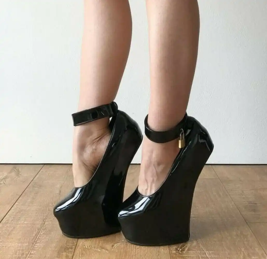 Heels for less Clearance