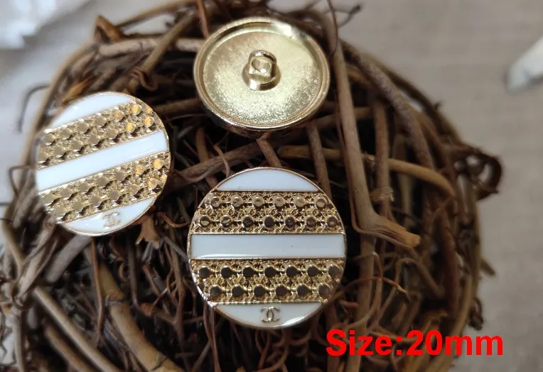 NO32 Size 20mm Новинка 10 шт. высококачественная металлическая куртка в форме сердца с капельным маслом и пуговицами аксессуары пальто свитер рубашка кнопка 18 мм - Цвет: NO32 Size 20mm