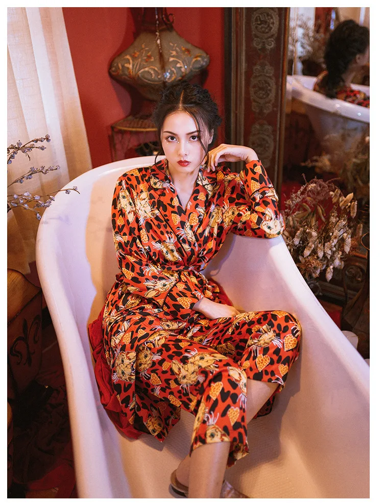 10434440065_2055631440