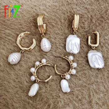 

F.J4Z 2020 Trend Hot Irregular Pearl Earrings for Women Baroque Simulated Pearl Charms Statement Earrings Ladies Christmas Gifts