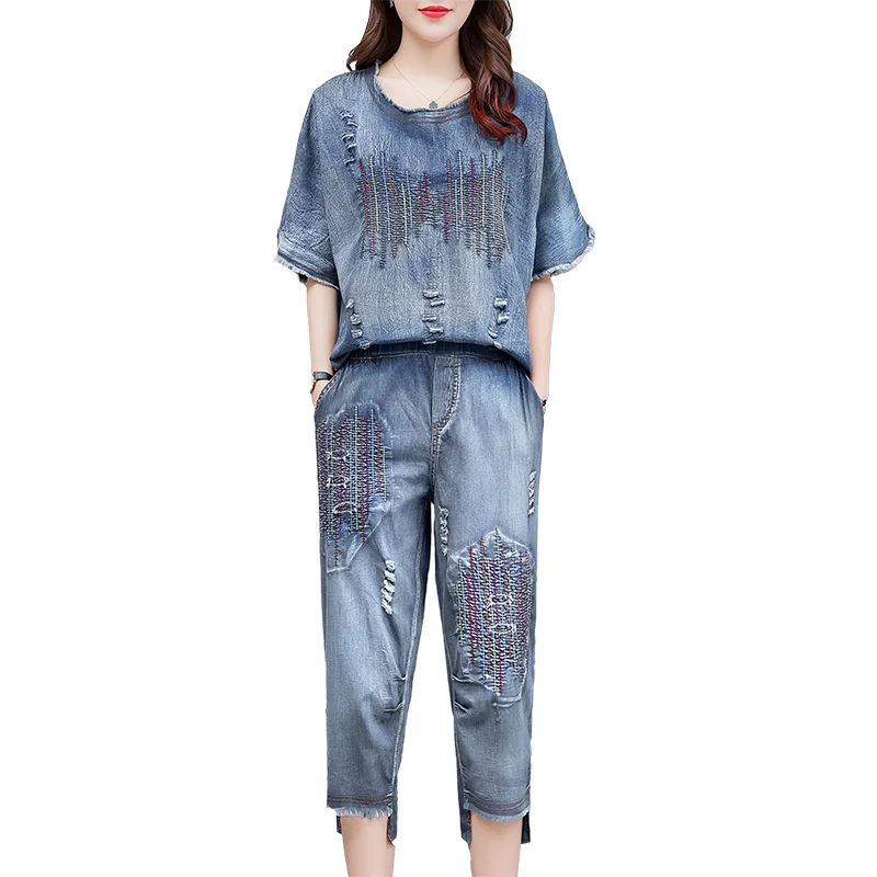 

Casual Lattice Denim Suit Age-reducing Plaid Stitching T-shirt + Denim Retro Embroidery Hole Elastic Waist Calf-length Pants