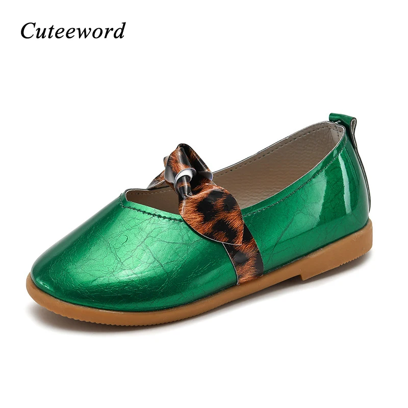 

2019 Autumn New Kids Shoes for Girls Dance Shoes Flats Fashion Bow Patent Leather Soft Bottom Slip Girls Party Princess Shoes