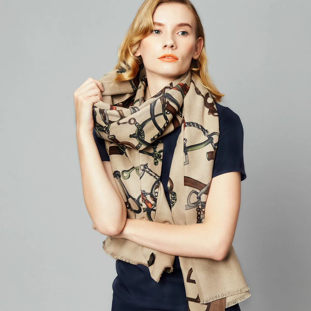 

Chinese Hand Embassy Brushed Scarf Women's Mulberry Silk Long Warm Shawl Silk Autumn Outerwear Shawl Gift handkerchief
