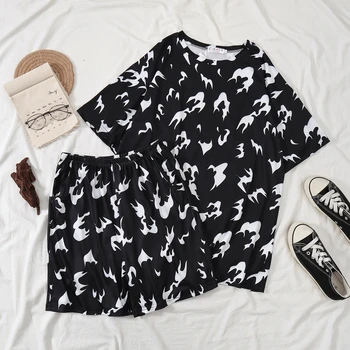 

Billie Eilish 3D Printed Pajamas Sets Women Summer Fashion Casual Tee Tops And Shorts Sets Pyjamas Harajuku Sleepear