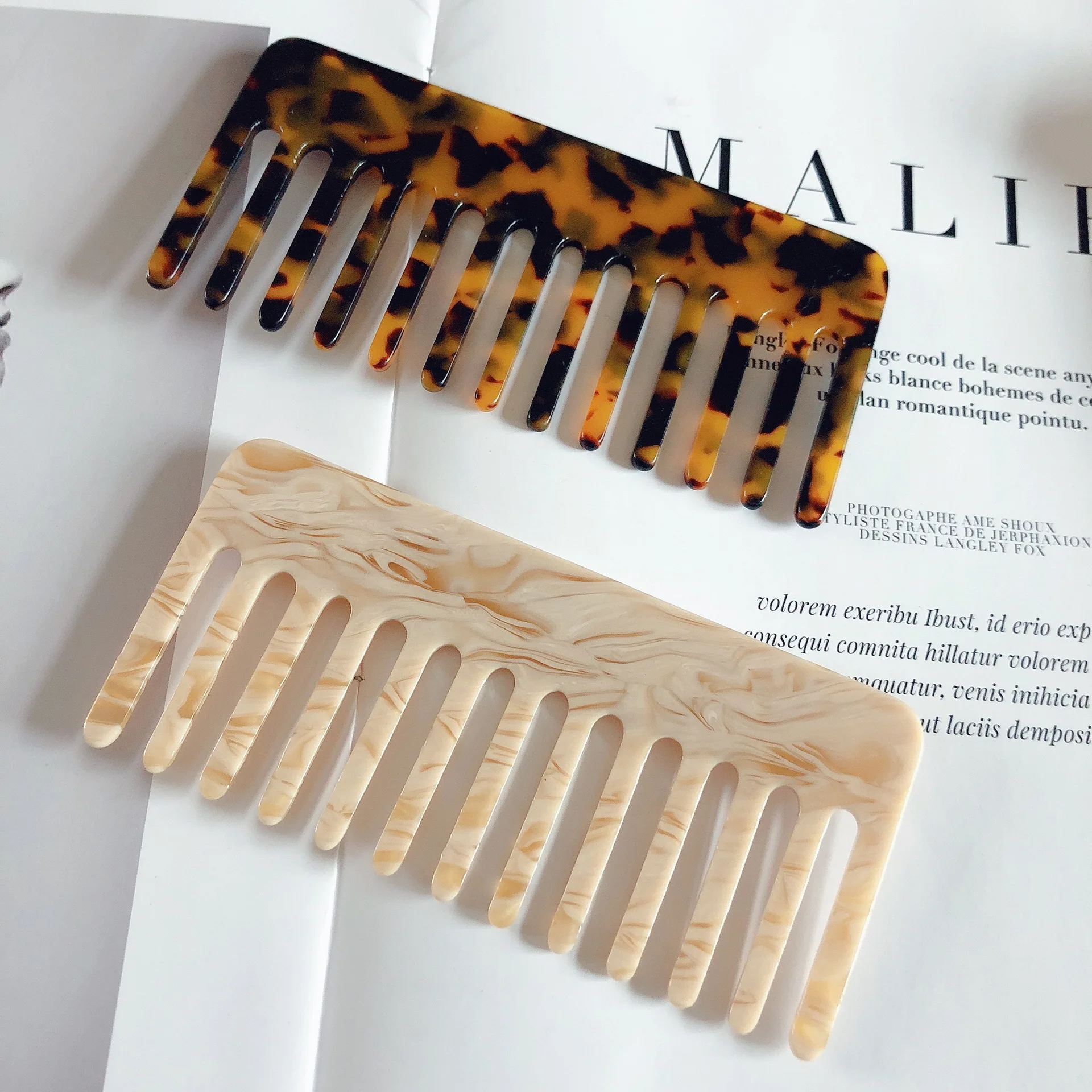 

Hair Combs Simple Acetic Acid Plate Brush Girl Anti Static Headwear Marble Leopard Pattern Scalp Massager Hairdressing Tools