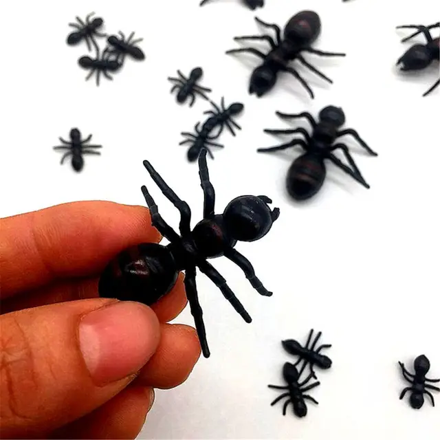 30Pcs Fake Ants Simulated Insect Prank Toy Ants Spider Cockroach Fly Toy Figure Joke Toys Halloween Party Supplies 6