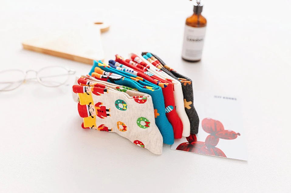 Description Picture 6 of item2025 New Cotton Christmas Socks Women Autumn Winter New Year Gift Santa Claus Christmas Tree Snow Elk Happy Socks Cute Sock