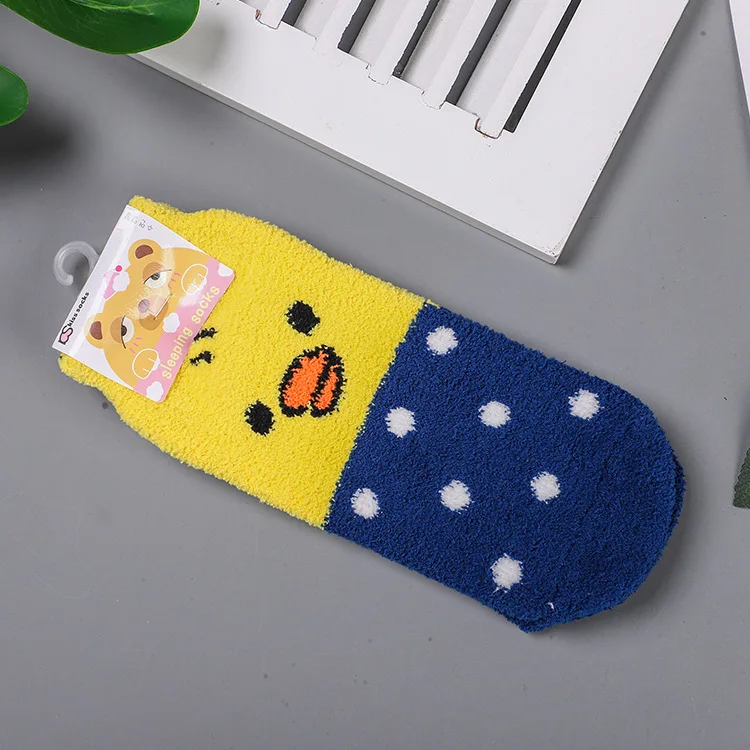 Chi Bi Maruko коралловый флис Crew Socks женские теплые Забавные милые Kawaii Art Happy Socks мультяшная уличная одежда с мотивами из аниме Модные Повседневные Удобные - Color: 5