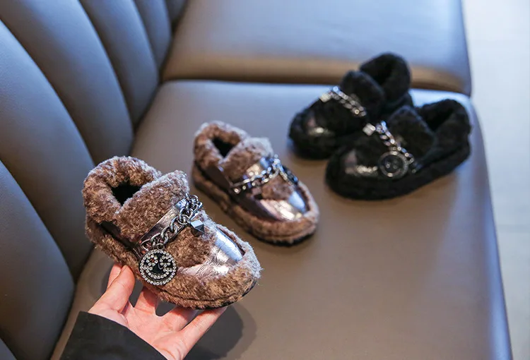 Loveewalk Лоферы для девочек; сезон осень-зима; Детские кроссовки с мехом; мягкая обувь; дизайнерская детская кожаная обувь на плоской подошве для девочек