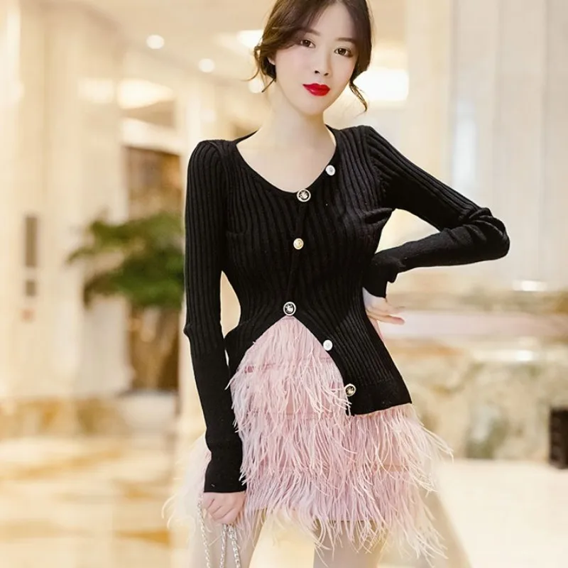 Nieuwe Mode Vrouwen Roze Veren Wrap Mini Rok Knit Top Tweedelige Set Sexy Lange Mouwen Slim Fit Party Outfits kleding Past Nieuwe Mode Vrouwen Roze Veren Wrap Mini Rok Knit Top Tweedelige Set Sexy Lange Mouwen Slim Fit Party Outfits kleding Past