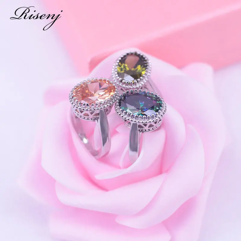 Женское кольцо серебряного цвета с большим овальным фианитом|Кольца| |