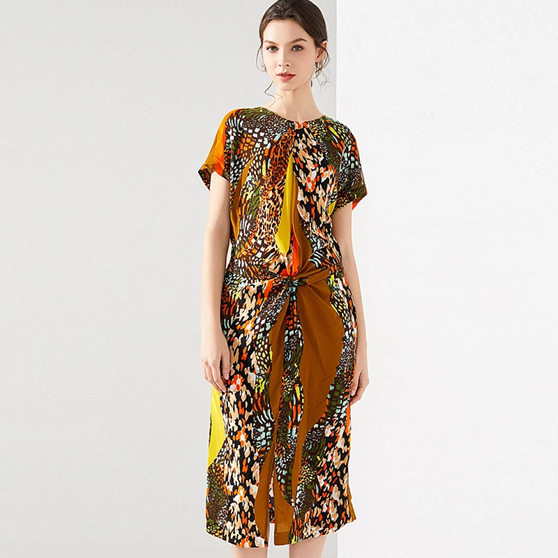 100% Zijden Jurk Vrouwen Chain Gedrukt Ontwerp Ronde Hals Korte Mouwen Slim Taille Grade Stof Toevallige Zomer Nieuwe Mode 100% Zijden Jurk Vrouwen Chain Gedrukt Ontwerp Ronde Hals Korte Mouwen Slim Taille Grade Stof Toevallige Zomer Nieuwe Mode