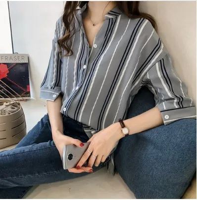 

Early Spring 2019 New Women's Korean Loose Large Stripe Shirt Women's V-neck Top Women Long Sleeve Shirts White Blouse