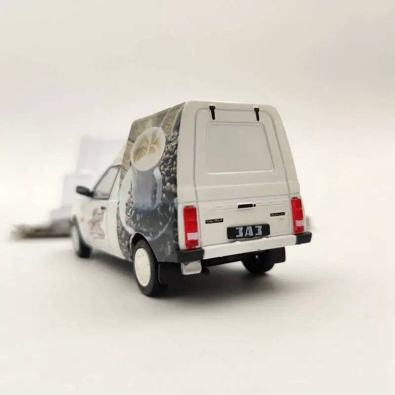 DeAgostini 1/43 ЗАЗ-1305 СССР литые модели автомобилей игрушки
