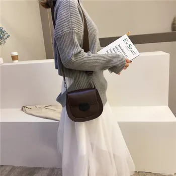 

Net red retro messenger bag female 2020 new fashion saddle bag wild ins super fire foreign shoulder bag