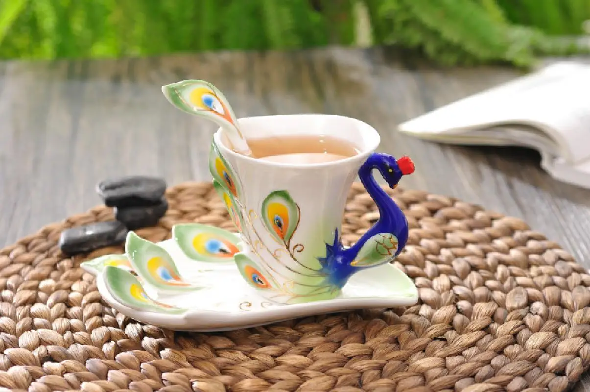NanXi 3D Tiere Farbe Emaille Porzellan Tasse 1 St/ück Pfau Kaffeetasse Kreative Tassen Keramik mit Untertasse und L/öffel Kaffee Tee Sets,A