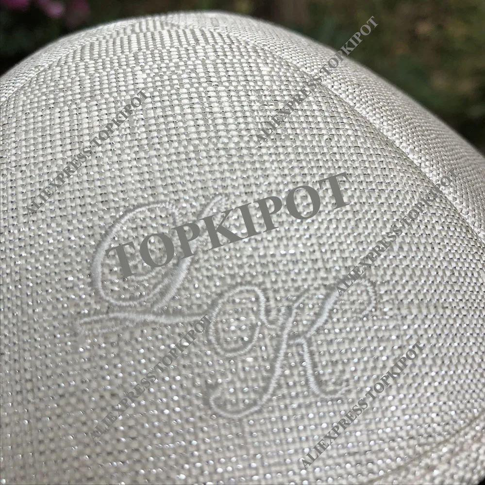 Цвета слоновой кости металлическая Серебристая мишура в декорированном мешковиной горшке кипа со слоновой костью с вышивкой
