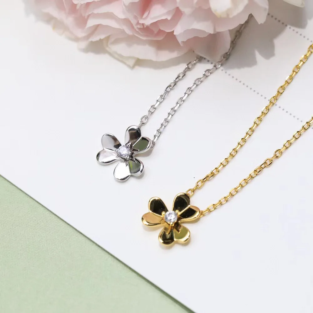 Gold Lucky Grass Necklace For Women S925 Sterling Silver Exquisite Sweet Romantic Fairy Platinum pendant necklace,silver necklace