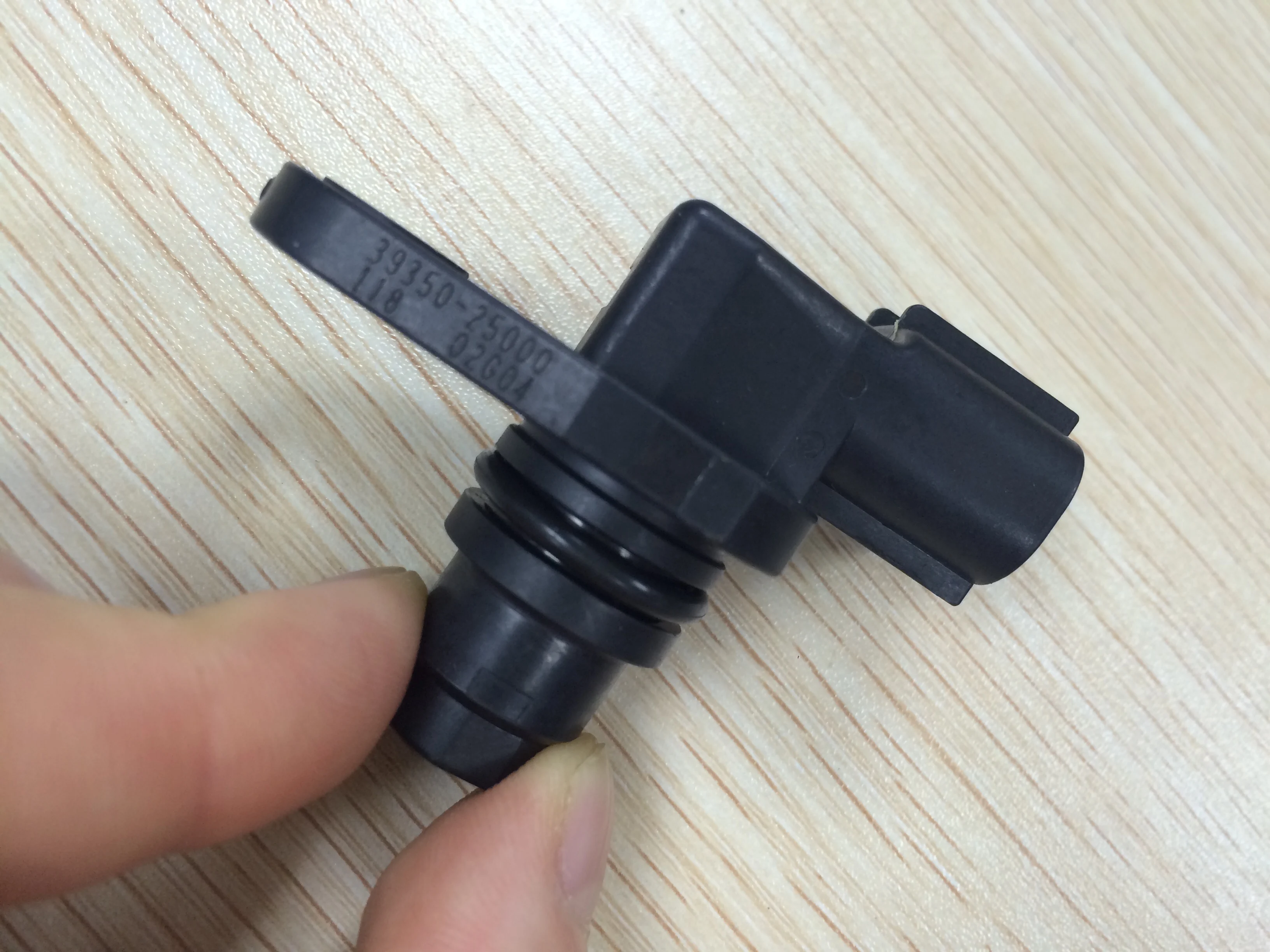 Original Camshaft Position Sensor 3935025000 39350 25000 for HYUNDAI