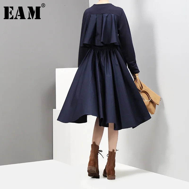 

[EAM] Women Backless Hollow Out Pleated Temperament Dress New Round Neck Long Sleeve Loose Fit Fashion Spring Autumn 2019 1D753