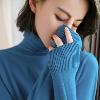 

Sweater Woman Advanced Age Self-cultivation Knitting Rendering Unlined Upper Garment Joker