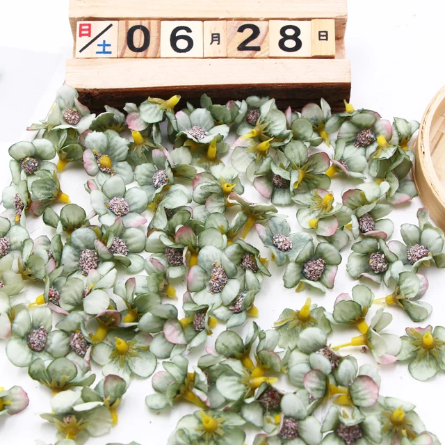 50&100pcs Mini Silk Multicolor Daisy Artificial Flower Heads For Wedding Wreath Scrapbooking DIY Gifts Candy Box Home Decoration D-Green
