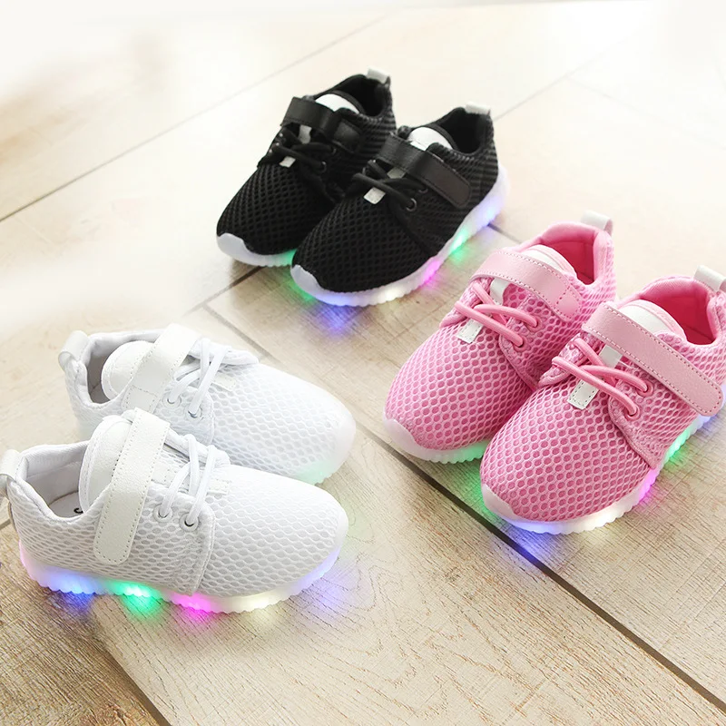 

2020 New Fashion LED Kid Sports Shoes Boys Girls Light Up Sneakers Toddler Baby Luminous Casual Trainers Cute Gift