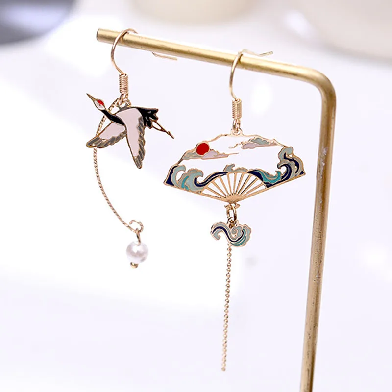 

Clouds Flying Crane Asymmetry Earrings For Women Retro Bird Pearl Tassel Long Drop Earring Fashion Jewelry