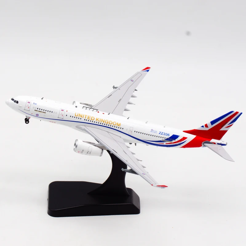 Коллекционная модель летательного аппарата UK air force MRTT330-200 ZZ336 масштаб 1:400 |