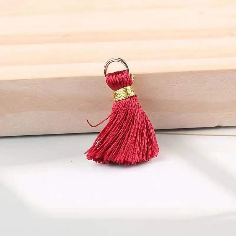 wine red Issequins 10 шт/партия 2 см мини шелковистая кисточка цвет маленькая кисточка ювелирные изделия diy занавес брелок сумка кулон украшения поставки - Цвет: wine red