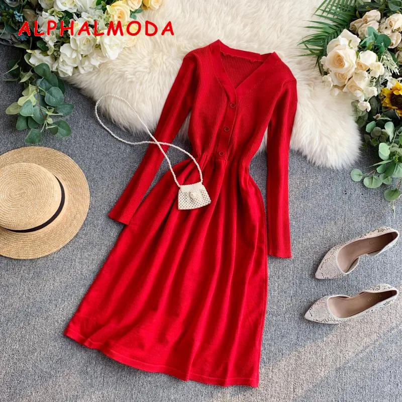 Женское винтажное платье ALPHALMODA облегающее на пуговицах с v образным вырезом и