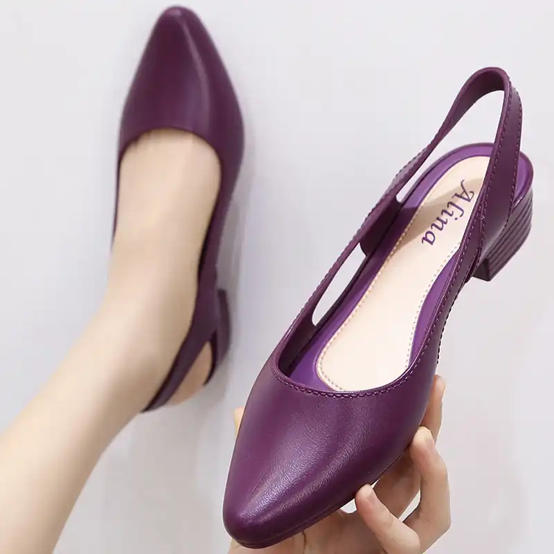 closed toe jelly sandals