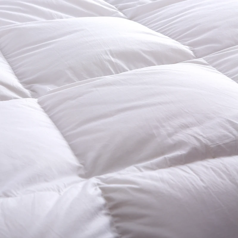 Одеяло зимнее пуховое. Одеяло гусиный пух. Goose down. Одеяло из гусиного пуха. Гусиные пуховые одеяла.