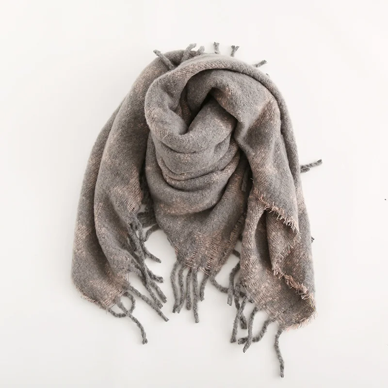 9367671759_1818106408