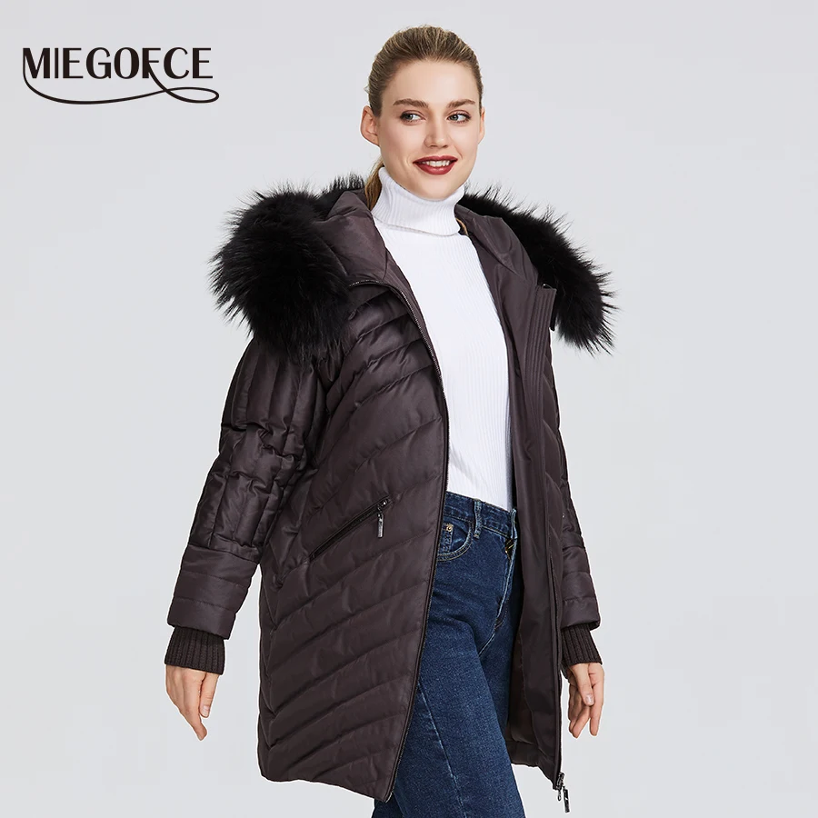 Goedkoop Miegofce 2019 Nieuwe Winter Vrouwen Collectie Van Jas Buitengewone Ontwerp Er Is Een Kap Met Bont Knielange vrouwen Warm Jasje