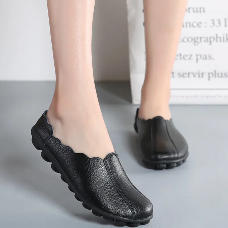 Новые женские кожаные повседневные туфли на плоской подошве женская обувь без
