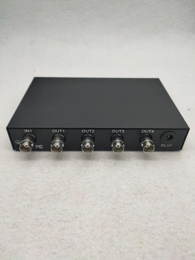 Video Splitter 1 In 4 Out Composite BNC Connector Distributor Amplifier 1-4CH For CCTV Security Camera