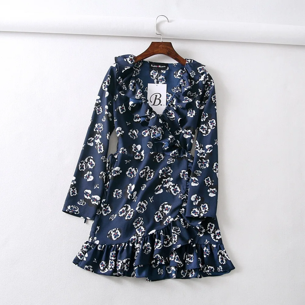 

Summer New Style Europe And America INS Blogger Celebrity Style V-neck Polka Dot Printed French-Waist Hugging Dress Short Skirt