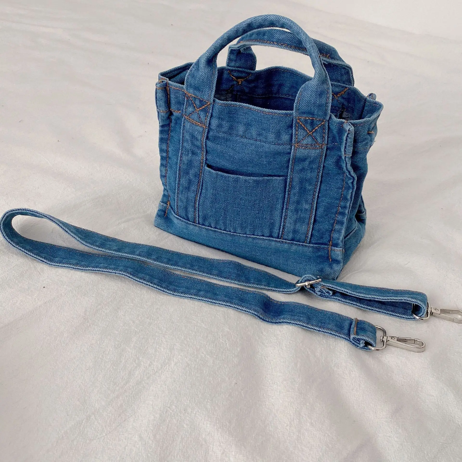 【JILLSTUART】STITCHED COTTON DENIM MINI SHOULDER BAG Mini Cargo Sling (Denim) – Good Totes (US)