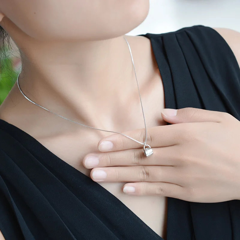 4402384718_1033353162