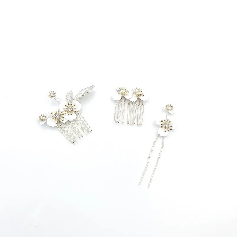 

Europe And America Paint Spraying White Flower cha shu Bride Headdress Simple Beautiful Alloy Comb Hot Sales Hair Accessories Ac