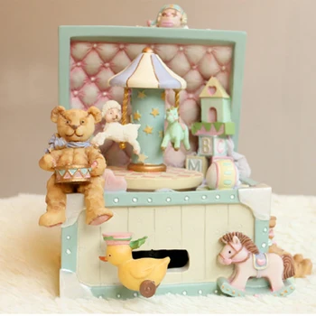 

Vintage Circus Carousel Music Box Resin Musical Box Birthday Gift
