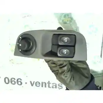 

7700429992F Rear view Renault Megane I Phase 2 Saloon (ba0) 1.4